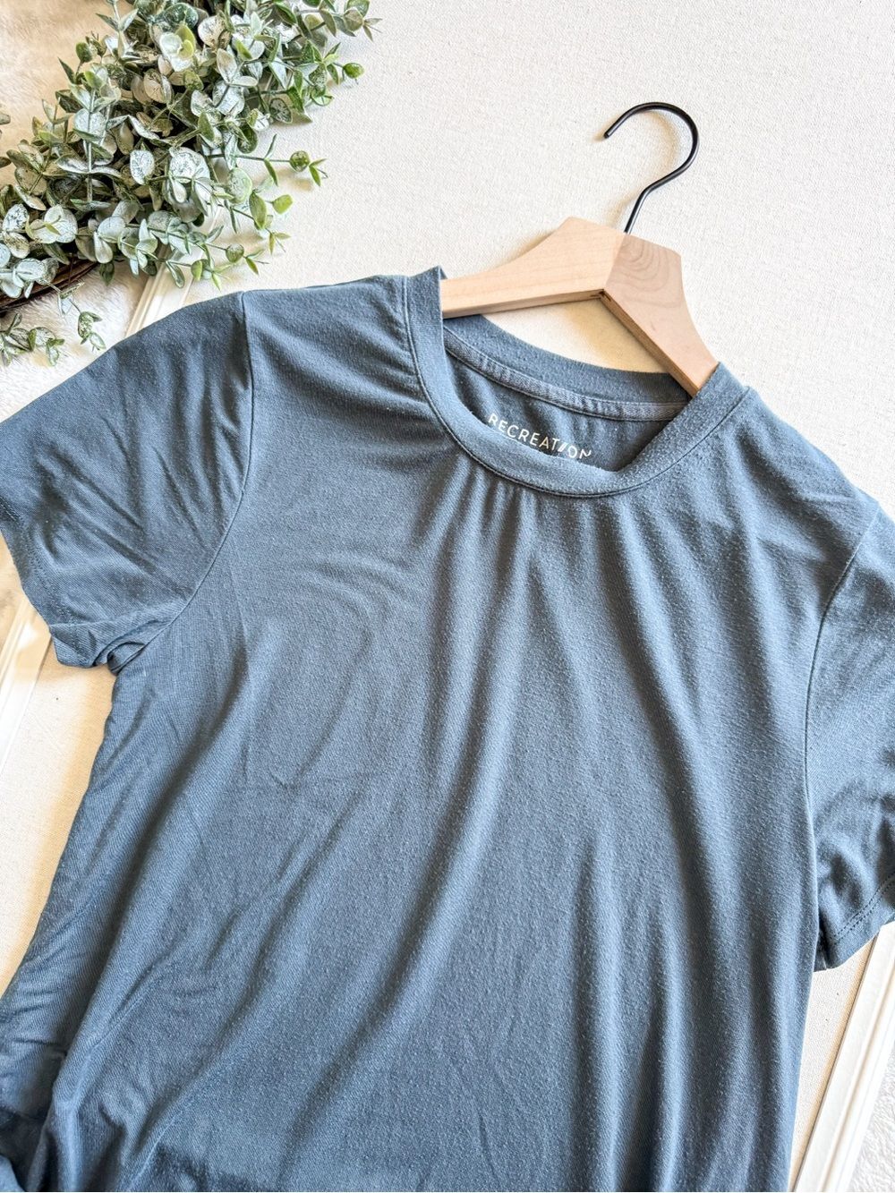 Recreation Short Sleeve Activewear Tee Size Small